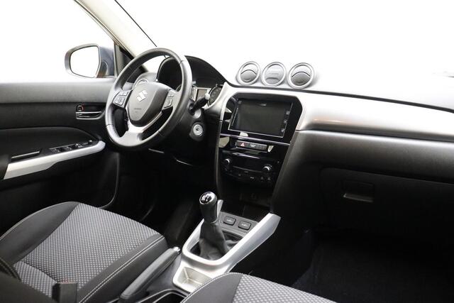 Suzuki VITARA 1.6 Exclusive | Navigatie | Climate control | Trekhaak | Zwart dak | Extra getint glas | Stoelverwarming | Hoge instap | Lichtmetalen velgen