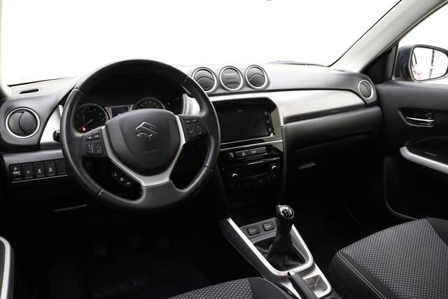 Suzuki VITARA 1.6 Exclusive | Navigatie | Climate control | Trekhaak | Zwart dak | Extra getint glas | Stoelverwarming | Hoge instap | Lichtmetalen velgen