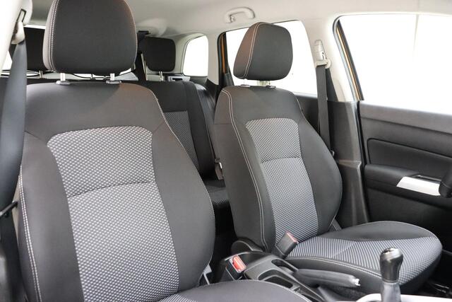 Suzuki VITARA 1.6 Exclusive | Navigatie | Climate control | Trekhaak | Zwart dak | Extra getint glas | Stoelverwarming | Hoge instap | Lichtmetalen velgen
