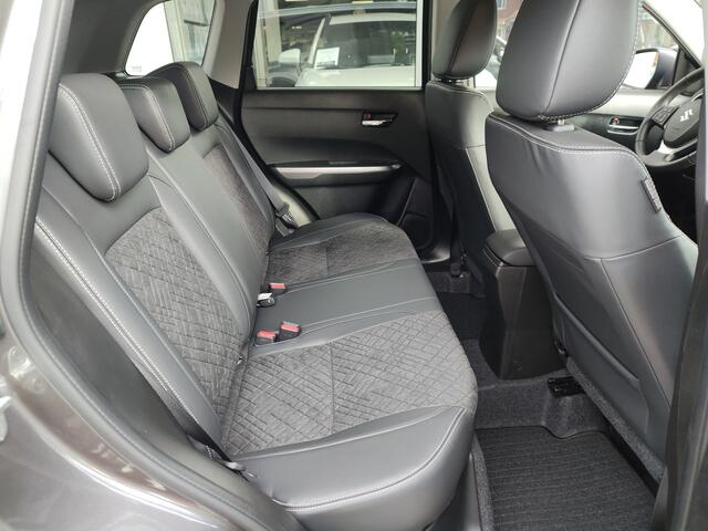Suzuki VITARA 1.4 BOOSTERJET STYLE SMART HYBRID De Vernieuwde Vitara | Met 6 JAAR GARANTIE! | Inclusief ¤ 2.000,- Voorraad Voordeel