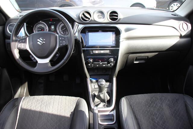 Suzuki VITARA 1.0 Boosterjet Stijl/Style | Opendak | PDC | Keyless | Leer |