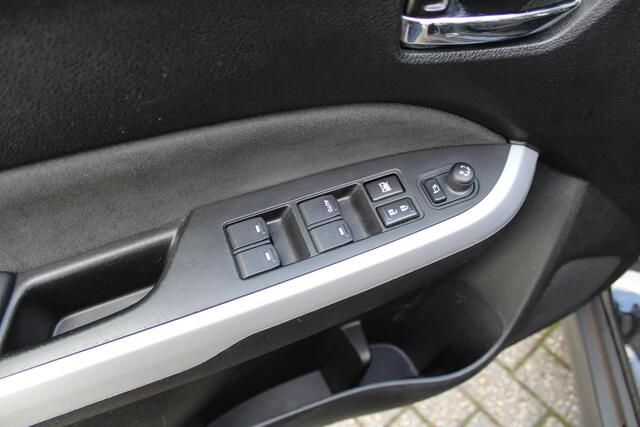 Suzuki VITARA 1.6 High Executive Automaat, Cruise/Climate control, Navigatie, Parkeersensoren v+a, Panoramadak, LM Velgen,