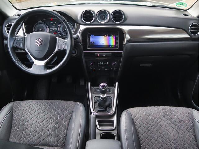 Suzuki VITARA 1.4 Boosterjet Style Smart Hybrid | Navigatie | All season banden | Afneembare trekhaak | Automatische Airco | Keyless