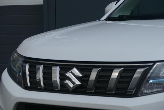 Suzuki VITARA 1.4 Boosterjet Style Smart Hybrid AllGrip | PANO | AFNEEMBARE TREKHAAK | 4X4 | RIJKLAARPRIJS |