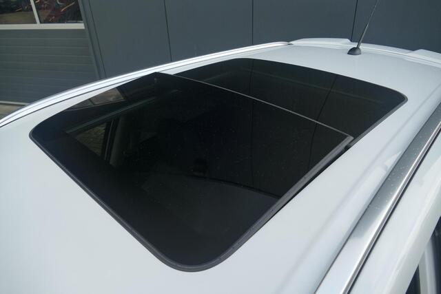 Suzuki VITARA 1.4 Boosterjet Style Smart Hybrid AllGrip | PANO | AFNEEMBARE TREKHAAK | 4X4 | RIJKLAARPRIJS |