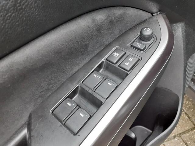 Suzuki VITARA 1.4 Boosterjet Style Smart Hybrid | 1e eigenaar | Dealeronderhouden | Trekhaak |