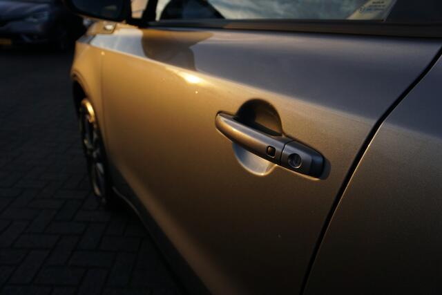 Suzuki VITARA 1.4 BOOSTERJET STYLE LUXE SMART HYBRID TWO TONE DEALER ONDERHOUDEN CAMERA AFN.TREKHAAK AFWIJKENDE DAKKLEUR LED NAVI ANDROID/APPLECARPLAY ADAPTIEVE CRUISE CLIMA PDC KEYLESS BLUETOOTH ENZ...