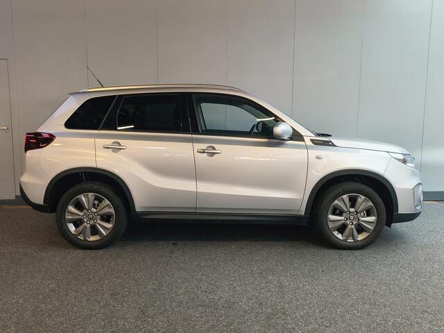 Suzuki VITARA 1.5 Hybrid Select AUTOMAAT uit 2023 Rijklaar + 12 maanden Bovag-garantie Henk Jongen Auto's in Helmond, al 50 jaar service zoals 't hoort!