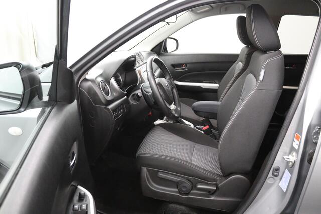 Suzuki VITARA 1.6 Business Edition Automaat | Trekhaak | Parkeersensoren | Navigatie | Cruise Control | Achteruitrijcamera |