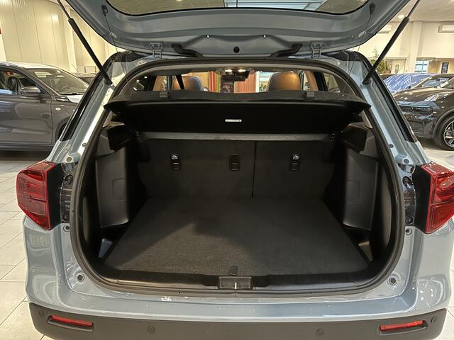 Suzuki VITARA 1.4 B.jet Style Automaat [ 1500 KG TREKGEWICHT | TOT 10 JAR GARA