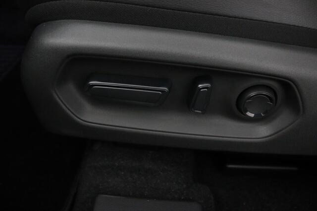 Suzuki VITARA e Style 61 kWh | Elektrisch verstelbare Bestuurdersstoel | Panorama dak | Alcantara Bekleding | Parkeersensoren Rondom | Stuur en Stoelverwarming |