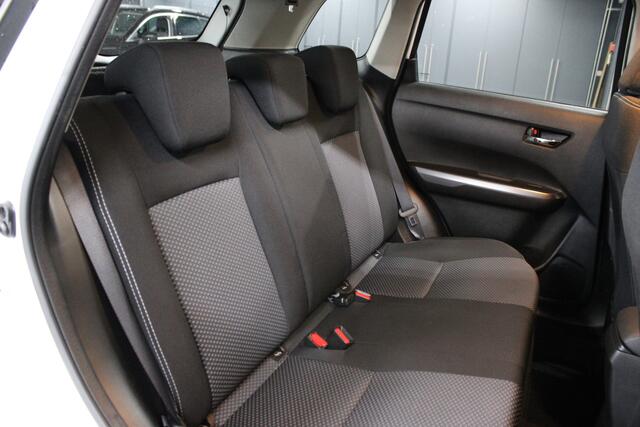 Suzuki VITARA 1.5 Hybrid Select Automaat / Camera / Led verlichting / Navigatie / Adaptive cruise control /