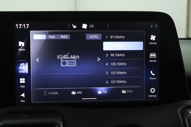 Suzuki VITARA e | Climate control | Cruise control adaptive | Navigatie | Panoramadak | Apple carplay, android auto | Stuur en stoelverwarming | Warmtepomp | Infinity sound system | Elektrisch verstelbare stoel |