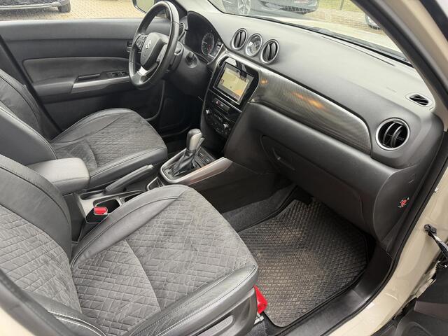 Suzuki VITARA 1.4 140 pk Automaat Style / Pano / Clima / Camera / Keyless / Alcantara / Adaptive Cruise / Two Tone / Stijl