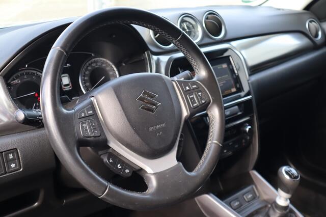Suzuki VITARA 1.4 BoosterJet Style Hybrid Trekhaak/AdaptiveCruise/Apple/Androi