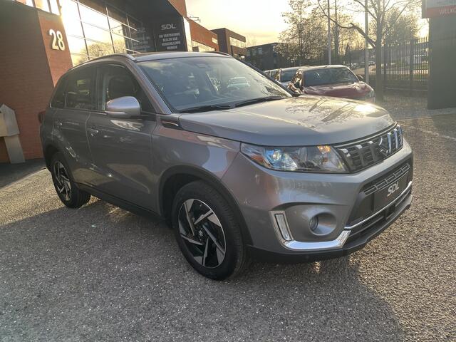 Suzuki VITARA 1.4 Boosterjet AllGrip Stijl // ADAPT. CRUISE // SCHUIF-KANTELDAK // CAMERA // STOELVERWARMING // KEYLESS // NAVI //