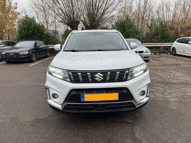 Suzuki VITARA 1.4 BOOSTERJET STYLE SMART HYBRID Open dak | Alcantara | Keyless | Dodehoeksensoren