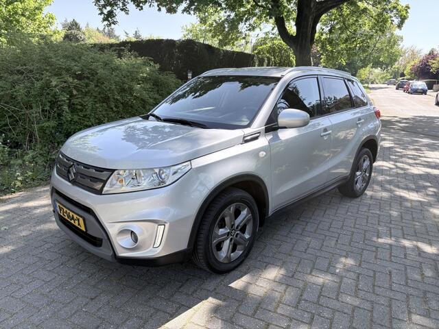 Suzuki VITARA 1.6i Exclusive (Navigatie, Camera) 138.000 Km