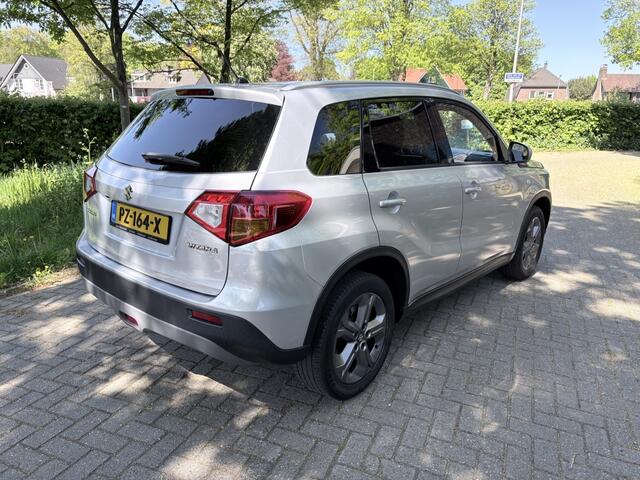 Suzuki VITARA 1.6i Exclusive (Navigatie, Camera) 138.000 Km