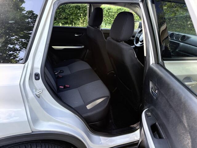 Suzuki VITARA 1.6i Exclusive (Navigatie, Camera) 138.000 Km