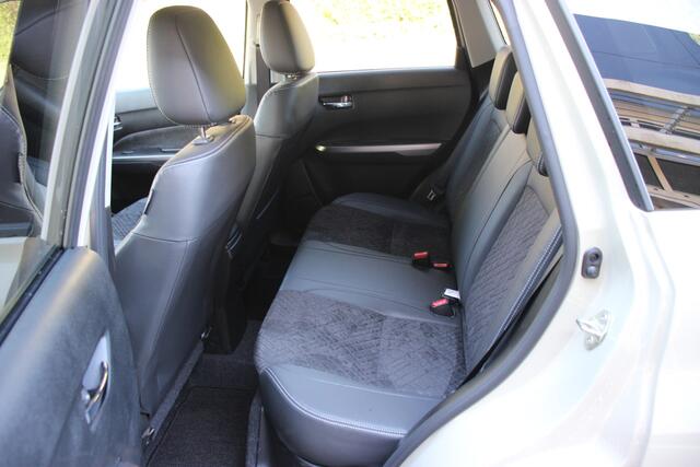Suzuki VITARA 1.4 Boosterjet Style Hybrid | Parkeersensoren v+a | Half leer | 10 jaar Garantie |