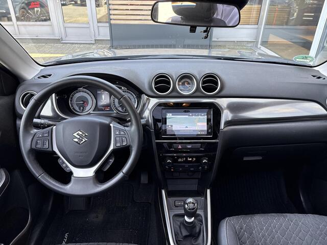 Suzuki VITARA 1.4 Boosterjet Style Smart Hybrid **PANORMADAK/ TREKHAAK/ DODEHOIEK DETECTIE**