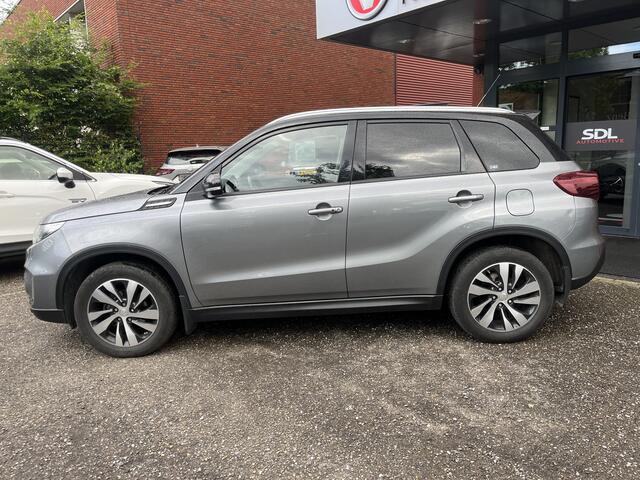 Suzuki VITARA 1.5 Hybrid Style AllGrip // SCHUIF-KANTELDAK // LEDER-ALCANTARA // AFN. TREKHAAK // ADAPT. CRUISE // KEYLESS // CAMERA //