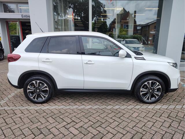 Suzuki VITARA 1.5 HYBRID STYLE AUTOMAAT Alcantara | Camera | Dodehoeksensoren