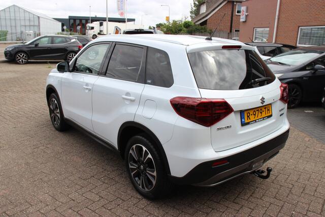 Suzuki VITARA 1.4 Boosterjet Style Hybrid | Trekhaak | Parkeersensoren rondom | Half leer |