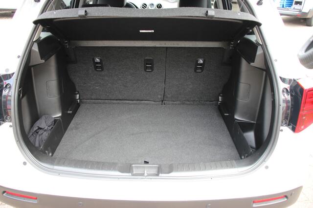 Suzuki VITARA 1.4 Boosterjet Style Hybrid | Trekhaak | Parkeersensoren rondom | Half leer |