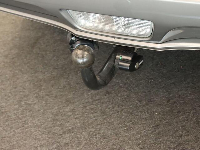 Suzuki VITARA 1.5 Hybrid Style - ORIGINEEL NEDERLANDSE AUTO - AFNEEMBARE TREKHAAK - PANORAMADAK - DODEHOEKDETECTIE - VOORSTOELEN VERWARMD - KEYLESS ENTRY/START - ACHTERUITRIJCAMERA - PARKEERSENSOREN - CRUISE CONTROL ADAPTIEF - CLIMATE CONTROL