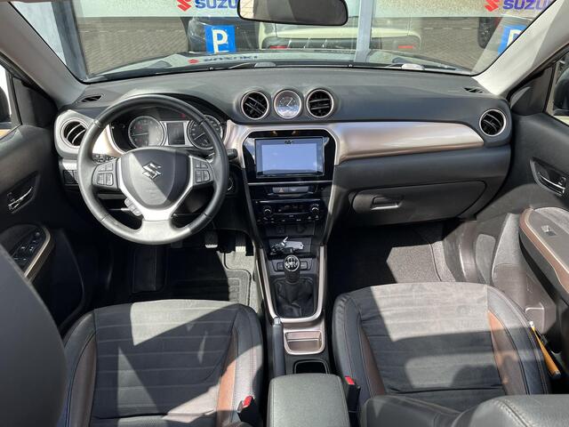 Suzuki VITARA 1.6 Experience | Panoramisch Schuif/ Kanteldak | Trekhaak afneembaar |