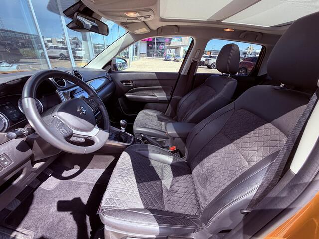 Suzuki VITARA 1.4 Boosterjet Style Smart Hybrid | Trekhaak | Elektrisch Glazen Panorama-Dak |