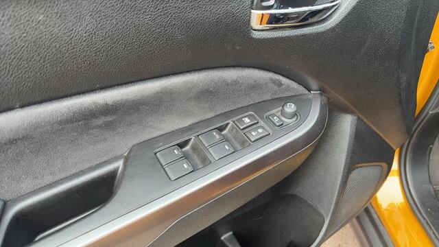 Suzuki VITARA 1.5 Hybrid Select AUTOMAAT / PANORAMADAK / LEDER-ALCANTARA / STOELVERW / FULL LED / CAMERA / CARPLAY / NAVI