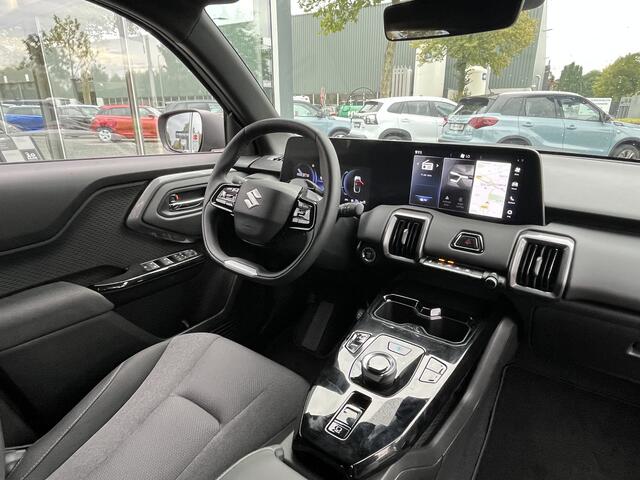 Suzuki VITARA e Select 61 kWh | Van €36.294 voor €32.294,- | €4.000 demo-voordeel | Direct uit voorraad leverbaar | Suzuki Safety System Pro | Keyless | Smart Entry & Start |