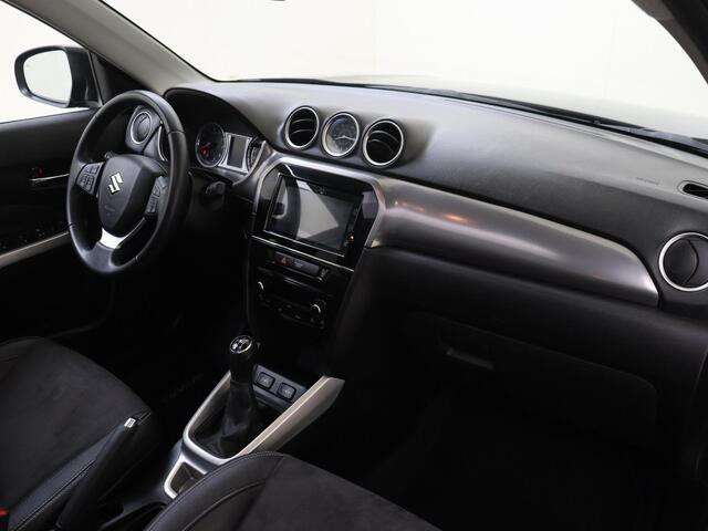 Suzuki VITARA 1.6 High Executive | Navigatie| Panoramadak| Cruise Control |TREKHAAK 1200 kg | Stoelverwarming