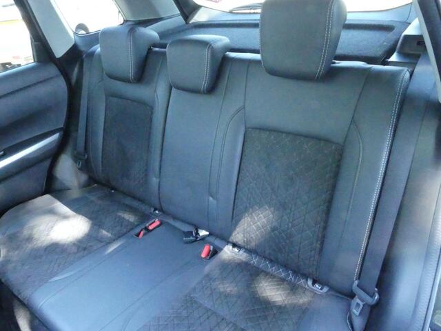 Suzuki VITARA 1.4 Boosterjet Stijl Automaat 140 PK Trekhaak, Panoramadak, Leder/Microvezel Bekleding, Navigatie