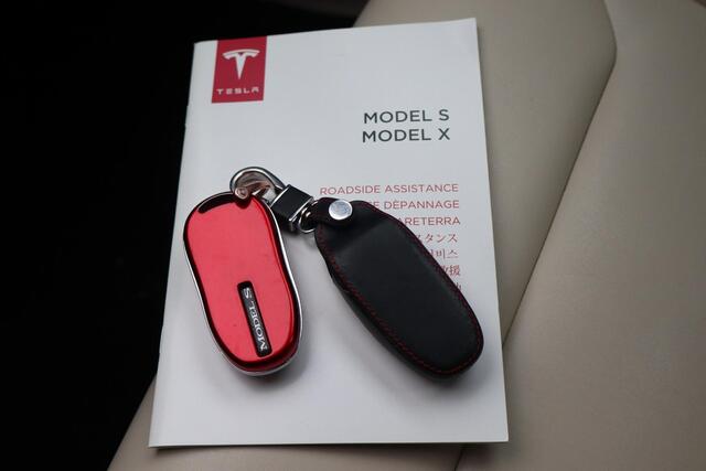 Tesla MODEL S 100D 87,5% SOH, Panoramadak, Autopilot computer 3.0, 360 Camera, Stoel- en Stuurverwarming, Auto moet nog gereinigd worden!