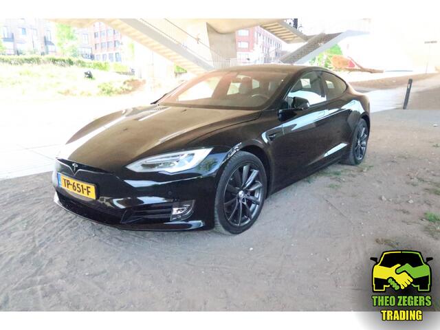 Tesla MODEL S 75D met twee sets velgen