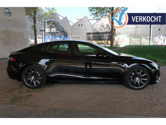 Tesla MODEL S 75D met twee sets velgen