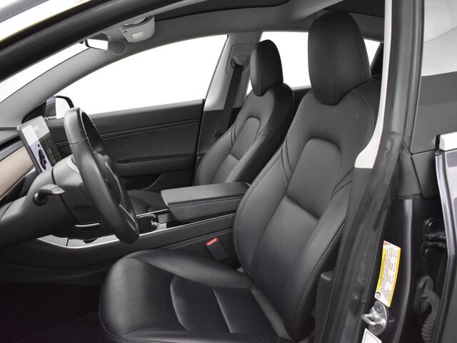 Tesla Model 3 PERFORMANCE 463 PK AWD *BTW* + AFN. TREKHAAK / 20 INCH / PANORAMA / LEDER