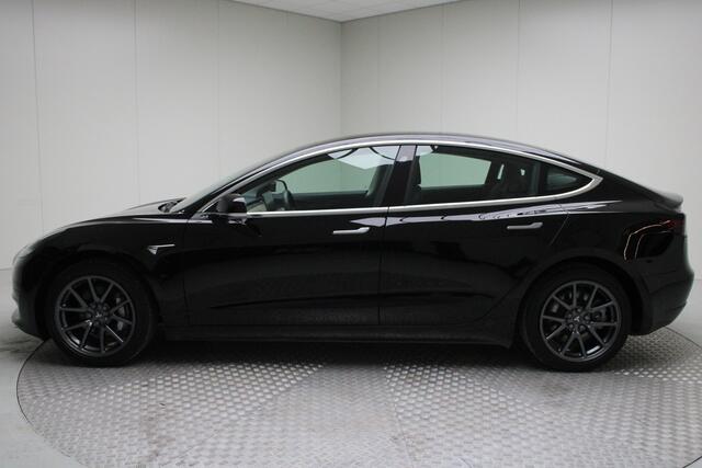 Tesla Model 3 Standard RWD Plus 60 kWh | Trekhaak (afn.) | Panoramadak | Autopilot | NL Auto | LMV 18"