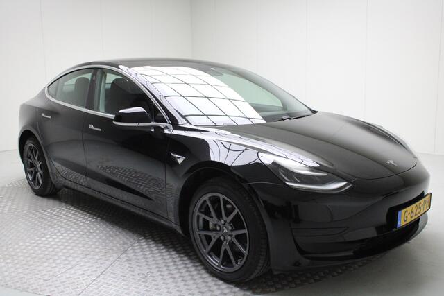Tesla Model 3 Standard RWD Plus 60 kWh | Trekhaak (afn.) | Panoramadak | Autopilot | NL Auto | LMV 18"