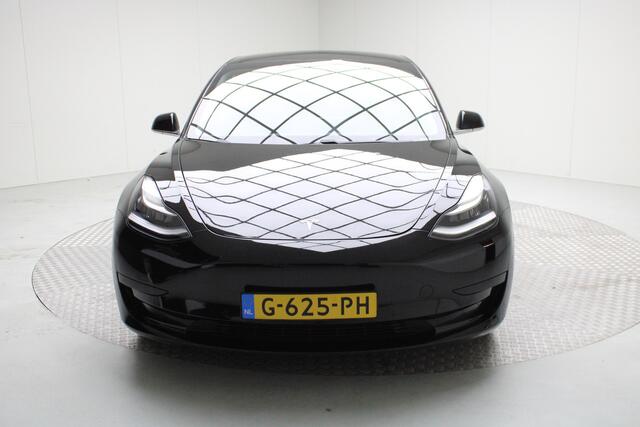 Tesla Model 3 Standard RWD Plus 60 kWh | Trekhaak (afn.) | Panoramadak | Autopilot | NL Auto | LMV 18"