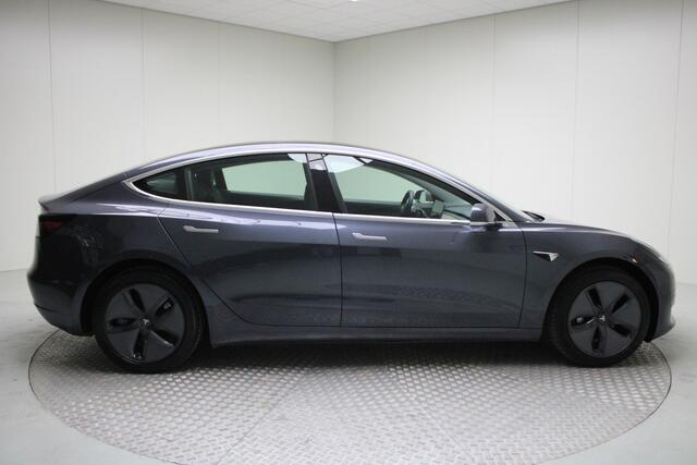 Tesla Model 3 Standard RWD Plus 60 kWh | Autopilot | Panoramadak | NL auto | Navigatie Fullmap