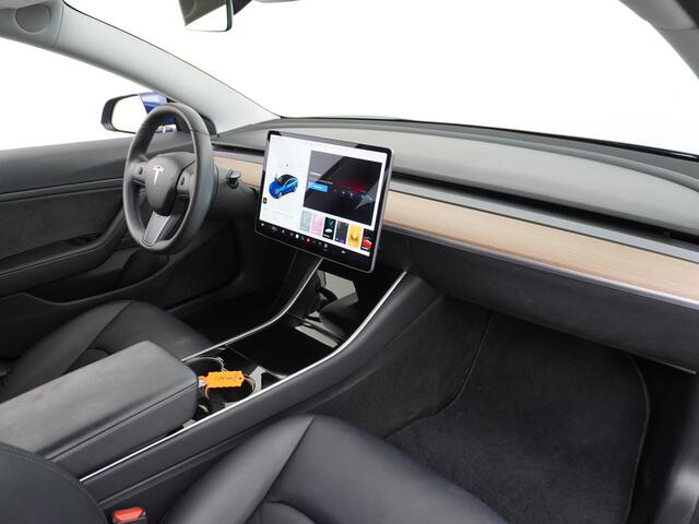 Tesla Model 3 Performance 513pk 3,4 sec 0-100 ! 20"lm FSD-computer 3 AutoPilot Carbon-Spoiler Premium-HiFi Pano.dak Camera Leer Adaptive-Cruise+Stop&Go PDC-A+Voor Wifi Ecc Pdc Cruise Dual Motor! Long Range 75 kWh Stoel en achterbank verwarming Keyless/GSM Elec Navigati