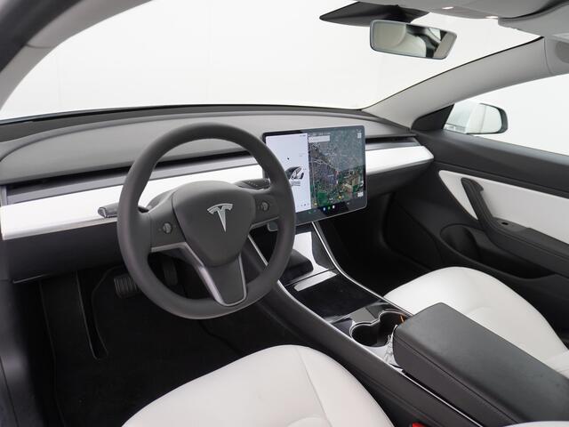 Tesla Model 3 Long Range 75kWh 463PK Trekhaak Ivory-Int. FSD Full Self Driving Computer-3 Premium Audio 4wd Leer AutoPilot Panoramadak Camera's Adaptive-CruiseControl-Stop&Go Pdc-a+v Ecc18" Lmv Dual Motor Stoel en achterbank verwarming Keyless Electr.Stoelen+Memory+Eas