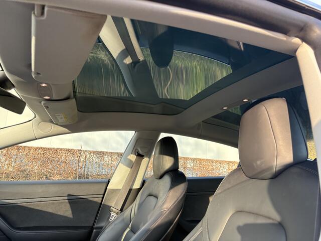 Tesla Model 3 Standard RWD Plus 60 kWh / LEER / PANORAMADAK / AUTOPILOT / 88DKM! NAP! / INCL BTW