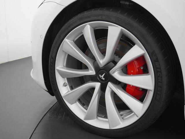 Tesla Model 3 4WD Performance 513pk 3,4 sec 0-100 ! 20" FSD-vb. AutoPilot Carbon-Spoiler Premium-HiFi Pano.dak Camera Leer Adaptive-Cruise+Stop&Go PDC Wifi Ecc Dual Motor Long Range 75kWh Stoel en achterbank verwarming Keyless Navi LED ACC DAB Voorverwarmen interieur e