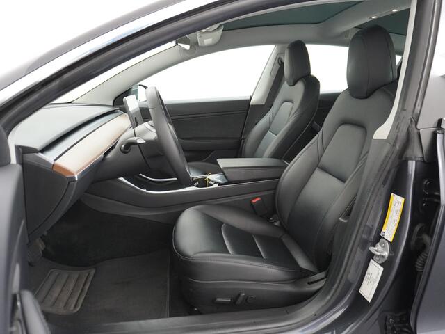 Tesla Model 3 SR+ RWD 60kWh 325PK Lmv 18" AutoPilot Premium-Luidsprekers Leder PanoDak Adaptive cruise Camera's Elektr.-Stuur+Stoelen+Spiegels+Geheugen+Easy-Entry+Verwarmde stoelen/achterbank Park assistent Pdc WIFI Ecc Navi Lane-Assist Speed-Assist LED ACC DAB Voorver